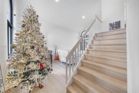 Villa ou maison à vendre à Miami, Floride: 4 chambres, 229.1 m2 № 2033471 - photo 15