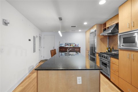 Condo in Tampa, Florida, 1 bedroom  № 1205350 - photo 9