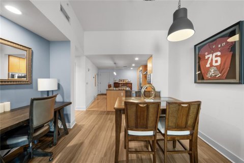 Condo in Tampa, Florida, 1 bedroom  № 1205350 - photo 18