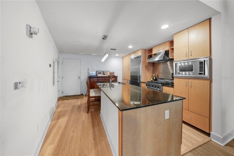 Condo in Tampa, Florida, 1 bedroom  № 1205350 - photo 8