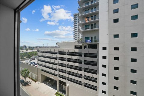 Condo in Tampa, Florida, 1 bedroom  № 1205350 - photo 17