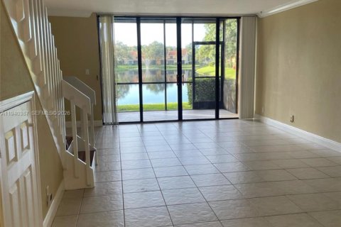 Copropriété à louer à Coconut Creek, Floride: 2 chambres, 112.69 m2 № 1998284 - photo 3