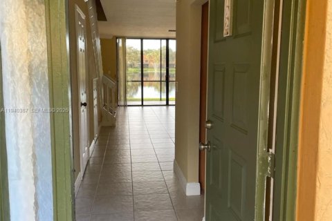 Copropriété à louer à Coconut Creek, Floride: 2 chambres, 112.69 m2 № 1998284 - photo 2