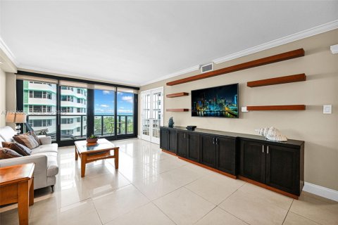 Condo in Miami Beach, Florida, 2 bedrooms  № 1992151 - photo 14