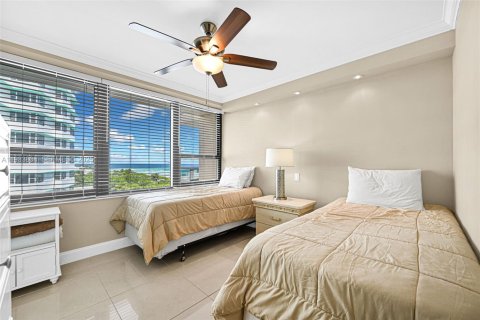 Condo in Miami Beach, Florida, 2 bedrooms  № 1992151 - photo 7