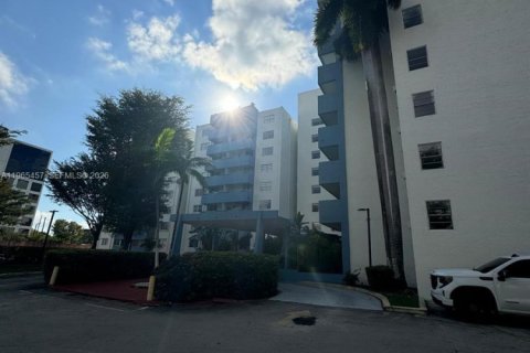 Condo in Miami, Florida, 2 bedrooms  № 2027060