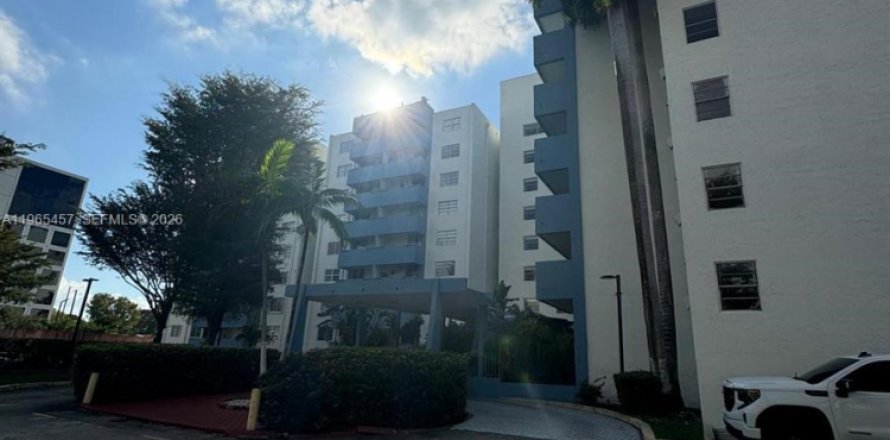 Condo in Miami, Florida, 2 bedrooms  № 2027060