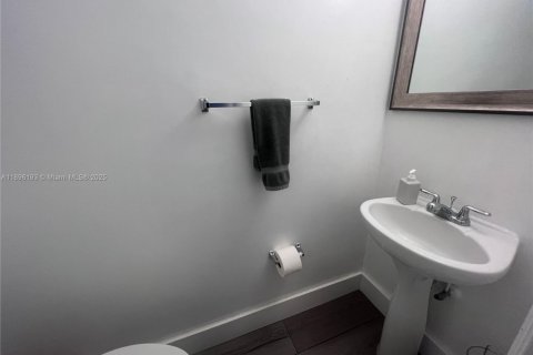 Снять в аренду кондоминиум в Майами, Флорида 1 спальня, 62.43м2, № 1952281 - фото 13