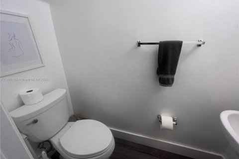 Снять в аренду кондоминиум в Майами, Флорида 1 спальня, 62.43м2, № 1952281 - фото 14