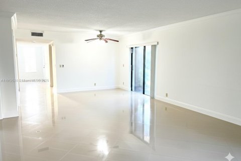 Condo in Weston, Florida, 2 bedrooms  № 1973561 - photo 13