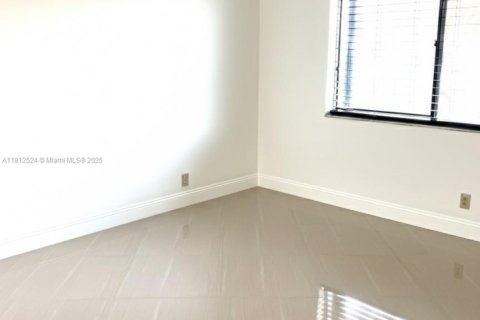 Condo in Weston, Florida, 2 bedrooms  № 1973561 - photo 6