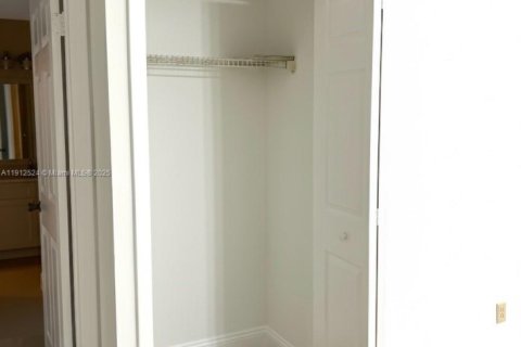 Condo in Weston, Florida, 2 bedrooms  № 1973561 - photo 12