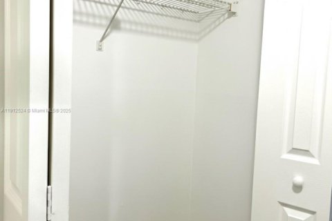 Condo in Weston, Florida, 2 bedrooms  № 1973561 - photo 19