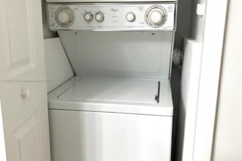 Condo in Weston, Florida, 2 bedrooms  № 1973561 - photo 14