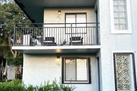 Condo in Weston, Florida, 2 bedrooms  № 1973561 - photo 2