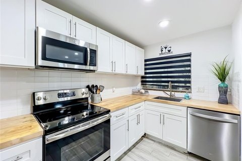Villa ou maison à vendre à Orlando, Floride: 5 chambres, 253.81 m2 № 2157617 - photo 8