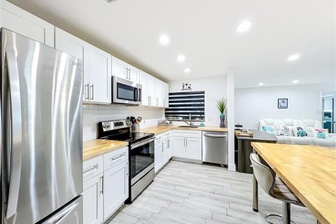 Villa ou maison à vendre à Orlando, Floride: 5 chambres, 253.81 m2 № 2157617 - photo 9