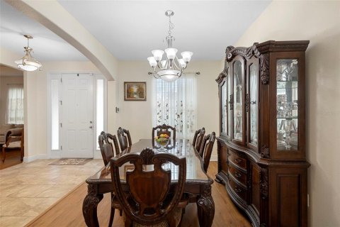 House in DeLand, Florida 4 bedrooms, 229 sq.m. № 1773205 - photo 2