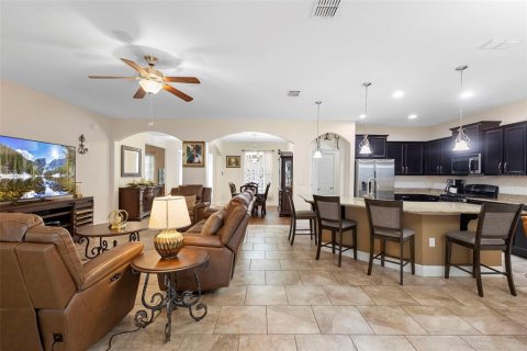 House in DeLand, Florida 4 bedrooms, 229 sq.m. № 1773205 - photo 7