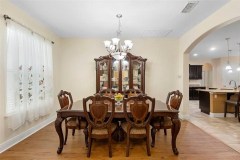 House in DeLand, Florida 4 bedrooms, 229 sq.m. № 1773205 - photo 5