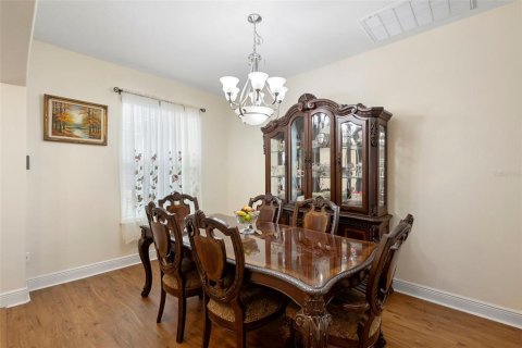House in DeLand, Florida 4 bedrooms, 229 sq.m. № 1773205 - photo 4