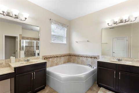 House in DeLand, Florida 4 bedrooms, 229 sq.m. № 1773205 - photo 19