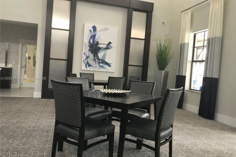 Commercial property in Miami, Florida 46.45 sq.m. № 2067666 - photo 16