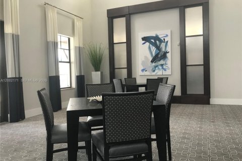 Commercial property in Miami, Florida 46.45 sq.m. № 2067666 - photo 15