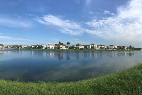 Commercial property in Miami, Florida 46.45 sq.m. № 2067666 - photo 11