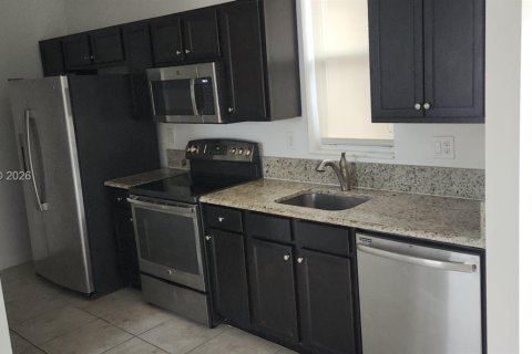 Commercial property in Miami, Florida 46.45 sq.m. № 2067666 - photo 4