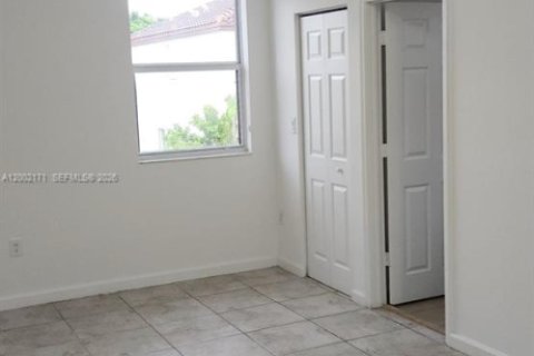 Commercial property in Miami, Florida 46.45 sq.m. № 2067666 - photo 3