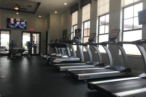 Commercial property in Miami, Florida 46.45 sq.m. № 2067666 - photo 21