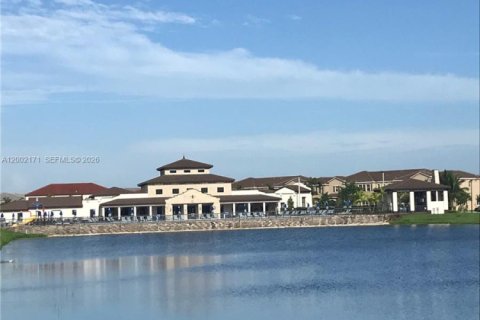 Commercial property in Miami, Florida 46.45 sq.m. № 2067666 - photo 12