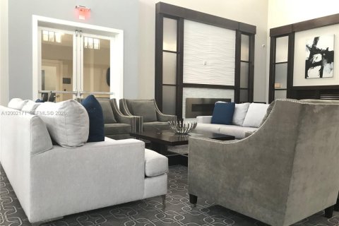 Commercial property in Miami, Florida 46.45 sq.m. № 2067666 - photo 14