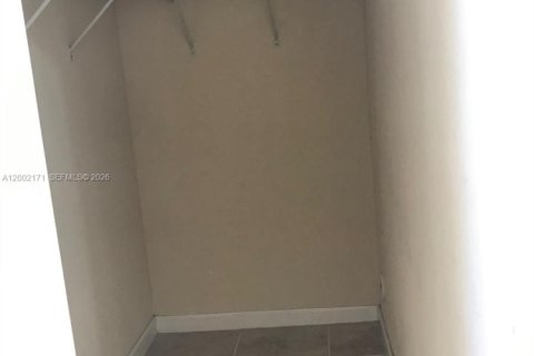 Commercial property in Miami, Florida 46.45 sq.m. № 2067666 - photo 6