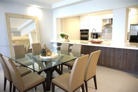 Снять в аренду кондоминиум в Ки-Бискейн, Флорида 2 спальни, 142.33м2, № 1937028 - фото 11