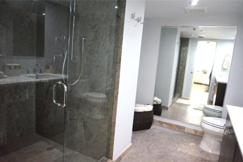 Снять в аренду кондоминиум в Ки-Бискейн, Флорида 2 спальни, 142.33м2, № 1937028 - фото 26