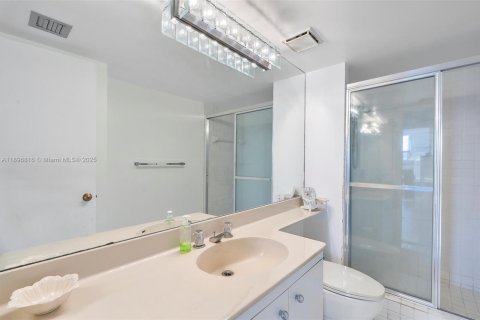 Condo in Miami, Florida, 3 bedrooms № 2017677 - photo 21