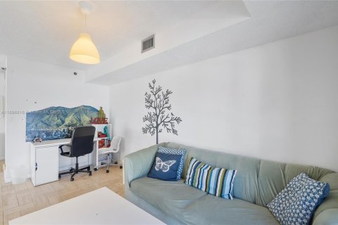 Condo in Miami, Florida, 3 bedrooms № 2017677 - photo 18