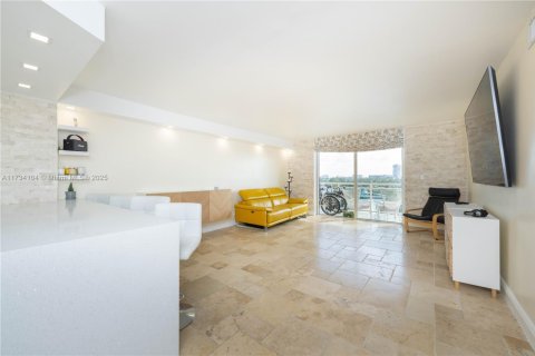 Condominio en venta en Hallandale Beach, Florida, 2 dormitorios, 106.74 m2 № 1763646 - foto 9