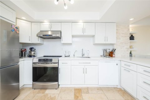 Condominio en venta en Hallandale Beach, Florida, 2 dormitorios, 106.74 m2 № 1763646 - foto 4