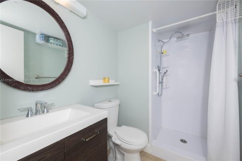 Condominio en venta en Hallandale Beach, Florida, 2 dormitorios, 106.74 m2 № 1763646 - foto 26