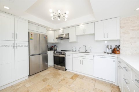 Condominio en venta en Hallandale Beach, Florida, 2 dormitorios, 106.74 m2 № 1763646 - foto 12