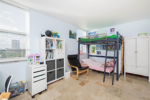 Condominio en venta en Hallandale Beach, Florida, 2 dormitorios, 106.74 m2 № 1763646 - foto 22