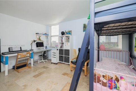 Condominio en venta en Hallandale Beach, Florida, 2 dormitorios, 106.74 m2 № 1763646 - foto 25
