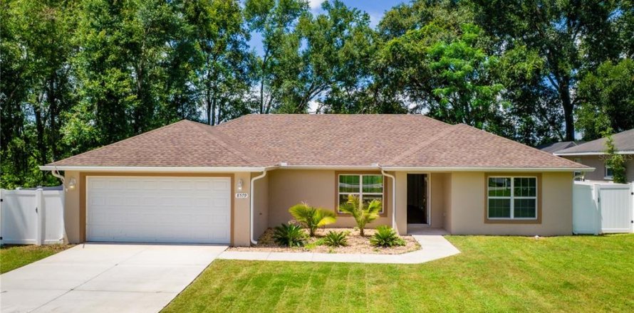Villa ou maison à Summerfield, Floride 3 chambres, 147.06 m2 № 1854479