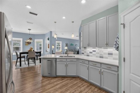 Villa ou maison à vendre à Apollo Beach, Floride: 3 chambres, 151.06 m2 № 2419072 - photo 11