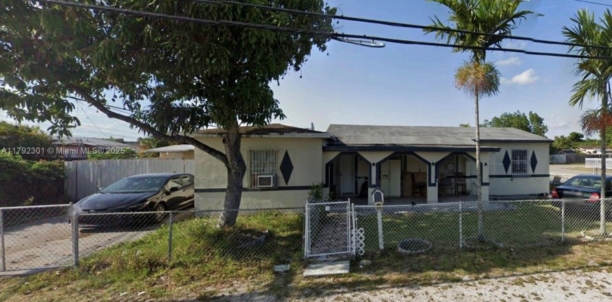 Casa en Miami, Florida 3 dormitorios, 151.71 m2 № 1863622