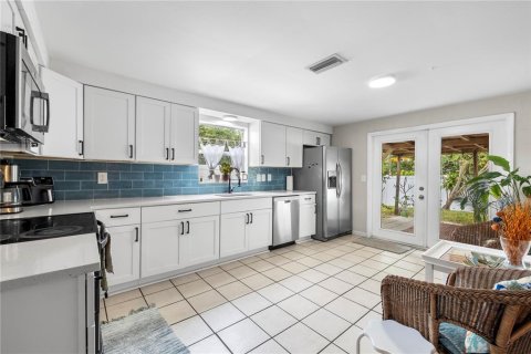 Casa en venta en Clearwater, Florida, 4 dormitorios, 119.66 m2 № 2145609 - foto 6