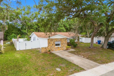 Casa en venta en Clearwater, Florida, 4 dormitorios, 119.66 m2 № 2145609 - foto 2